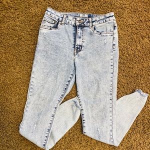 High rise jeans, like new.